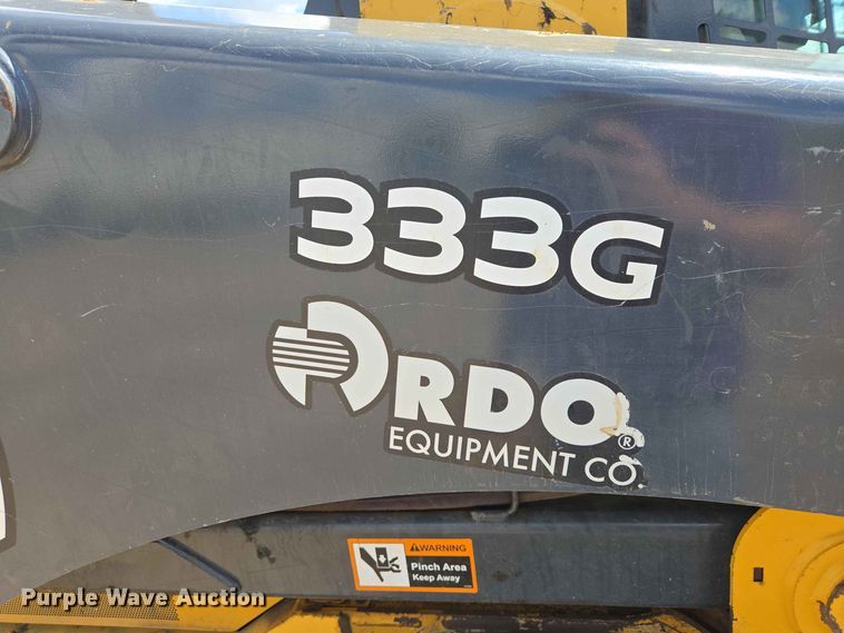 image for item DP8987 2022 John Deere 333G tracked skid steer loader