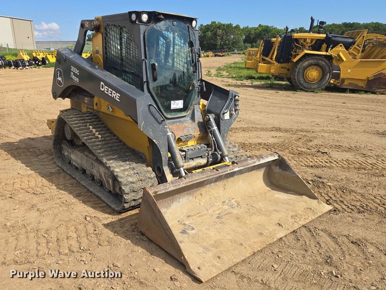 image for item DP8988 2022 John Deere 333G tracked skid steer loader