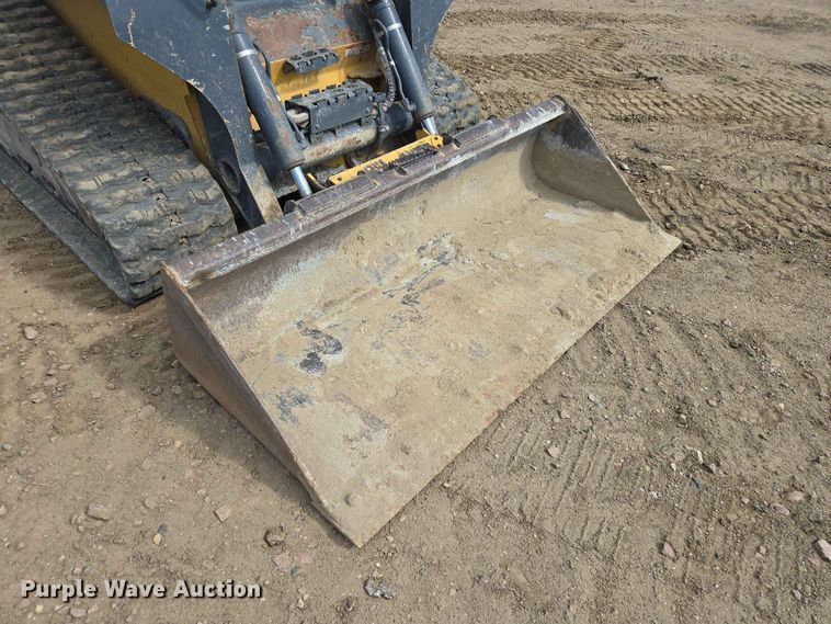 image for item DP8988 2022 John Deere 333G tracked skid steer loader