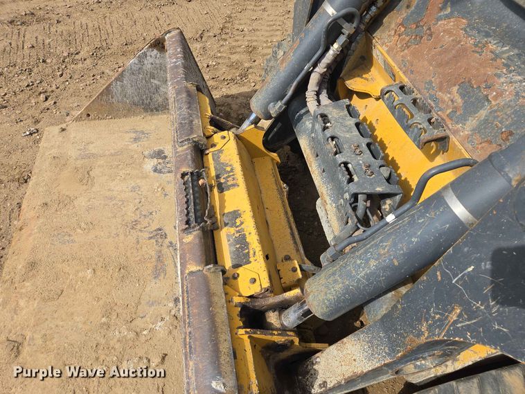 image for item DP8988 2022 John Deere 333G tracked skid steer loader