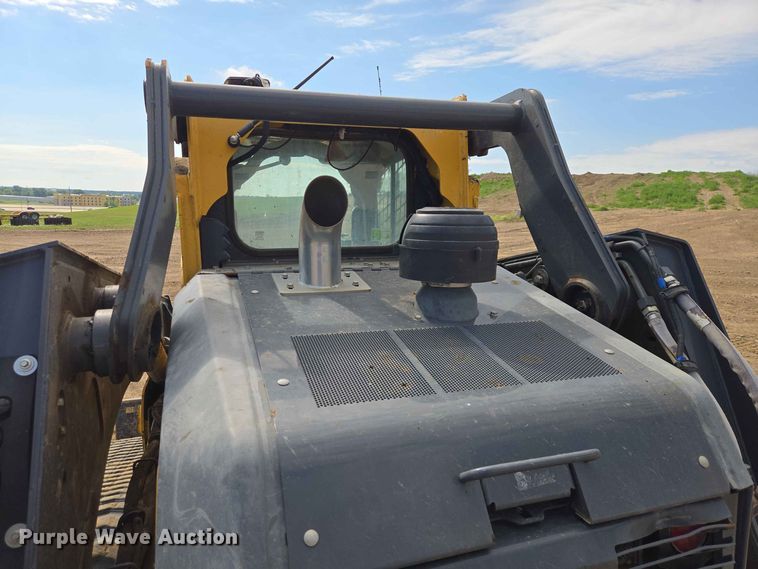 image for item DP8988 2022 John Deere 333G tracked skid steer loader
