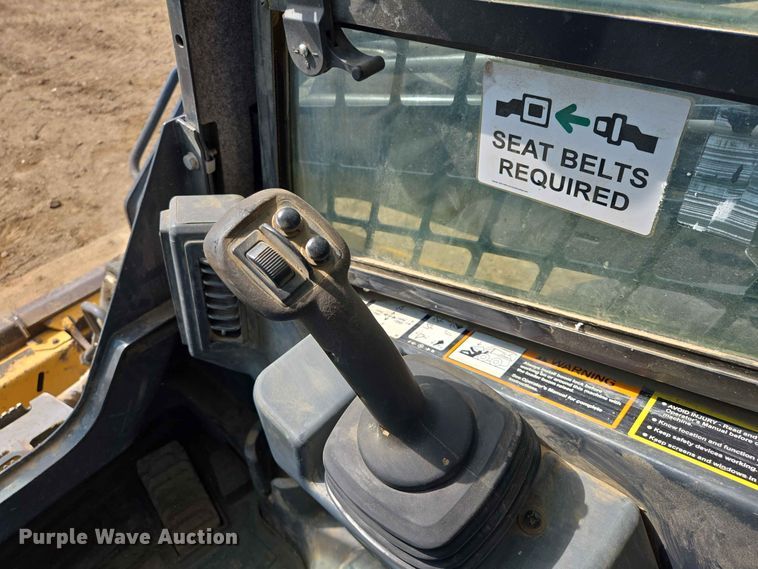 image for item DP8988 2022 John Deere 333G tracked skid steer loader