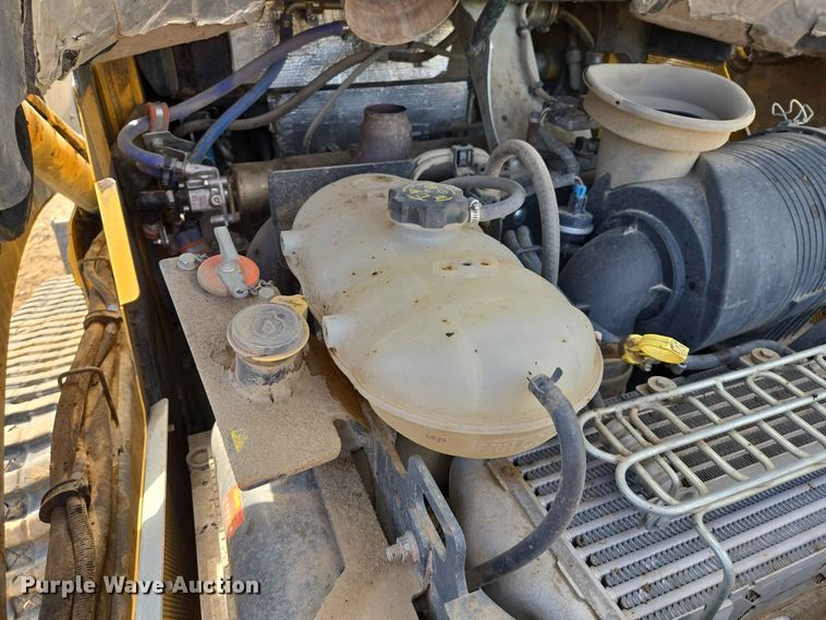image for item DP8988 2022 John Deere 333G tracked skid steer loader