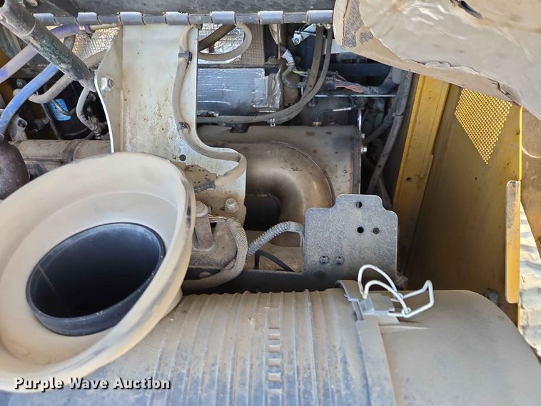 image for item DP8988 2022 John Deere 333G tracked skid steer loader