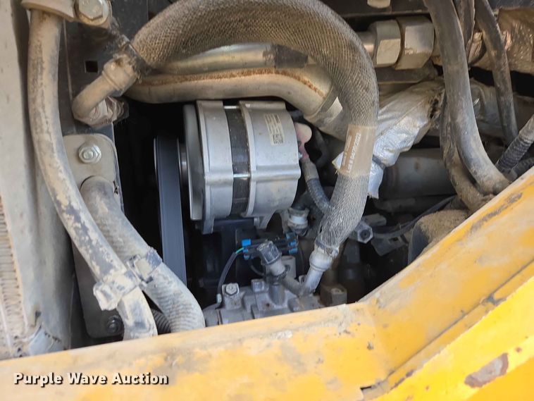 image for item DP8988 2022 John Deere 333G tracked skid steer loader