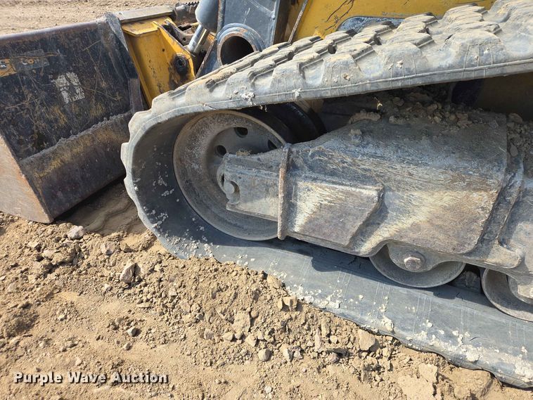 image for item DP8988 2022 John Deere 333G tracked skid steer loader