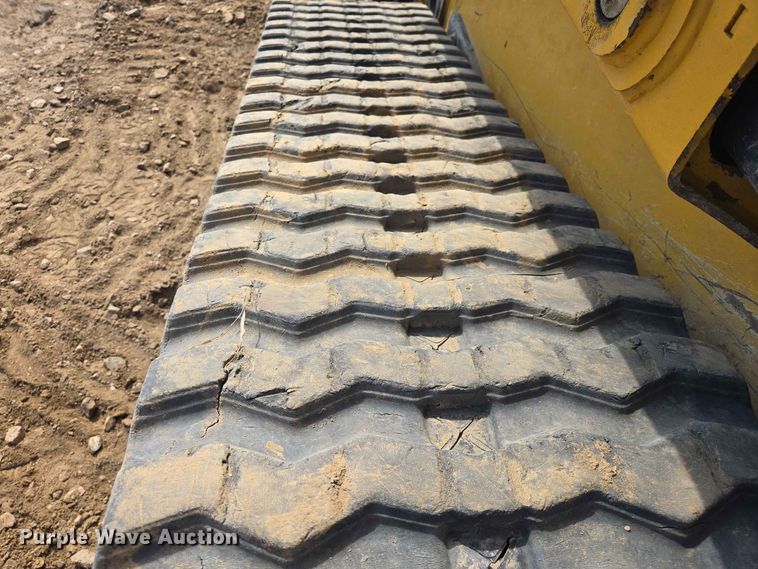 image for item DP8988 2022 John Deere 333G tracked skid steer loader