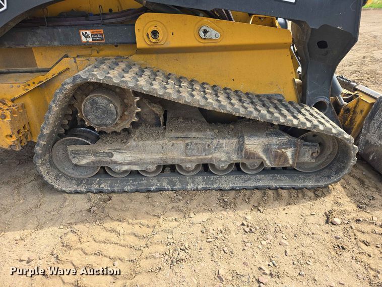 image for item DP8988 2022 John Deere 333G tracked skid steer loader