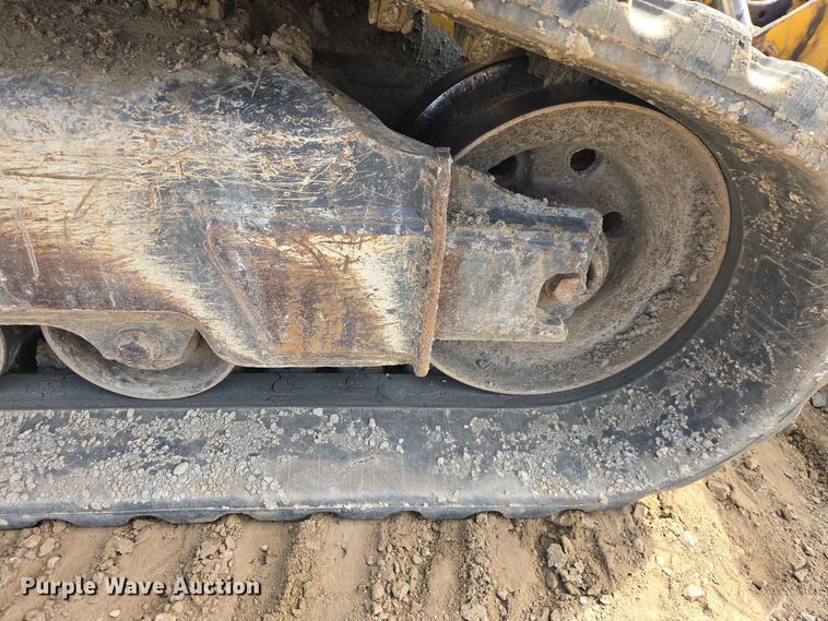 image for item DP8988 2022 John Deere 333G tracked skid steer loader