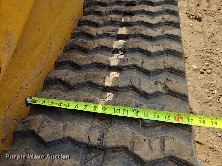 image for item DP8988 2022 John Deere 333G tracked skid steer loader