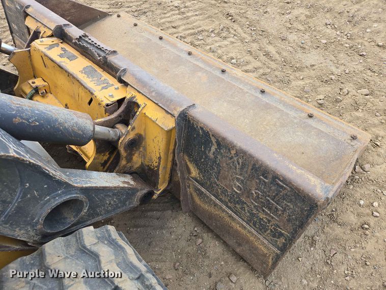 image for item DP8989 2022 John Deere 333G tracked skid steer loader