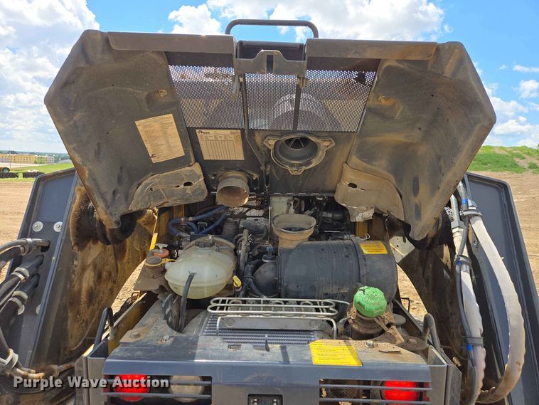 image for item DP8989 2022 John Deere 333G tracked skid steer loader