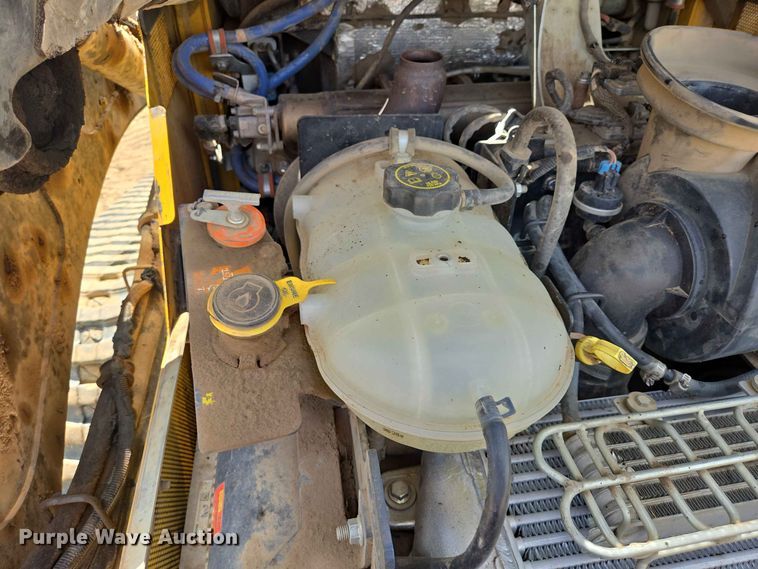 image for item DP8989 2022 John Deere 333G tracked skid steer loader