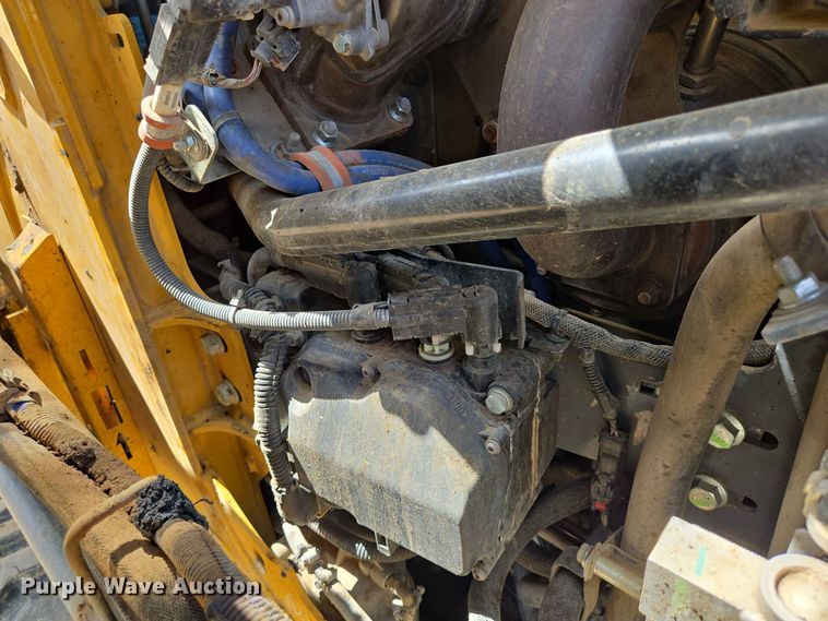 image for item DP8989 2022 John Deere 333G tracked skid steer loader