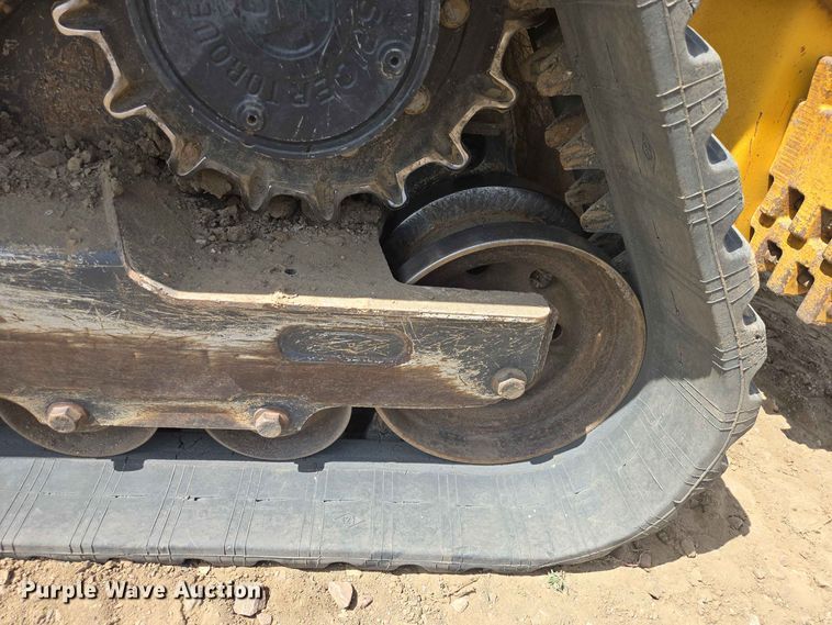 image for item DP8989 2022 John Deere 333G tracked skid steer loader