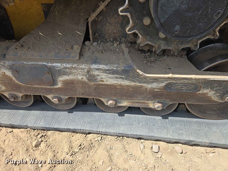 image for item DP8989 2022 John Deere 333G tracked skid steer loader