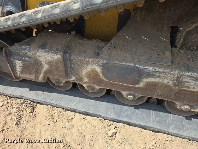 image for item DP8989 2022 John Deere 333G tracked skid steer loader