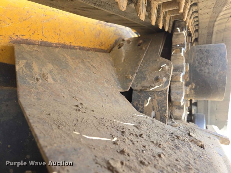 image for item DP8989 2022 John Deere 333G tracked skid steer loader