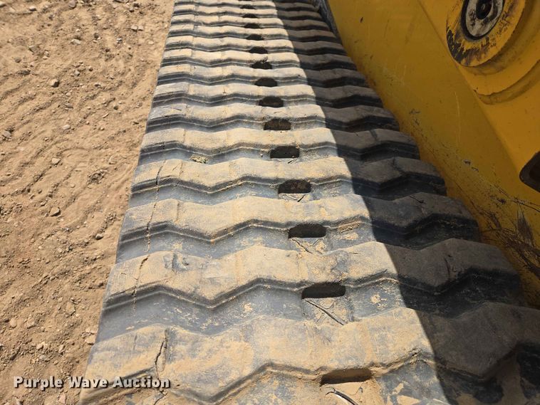 image for item DP8989 2022 John Deere 333G tracked skid steer loader