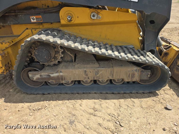 image for item DP8989 2022 John Deere 333G tracked skid steer loader