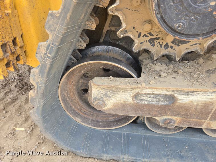image for item DP8989 2022 John Deere 333G tracked skid steer loader