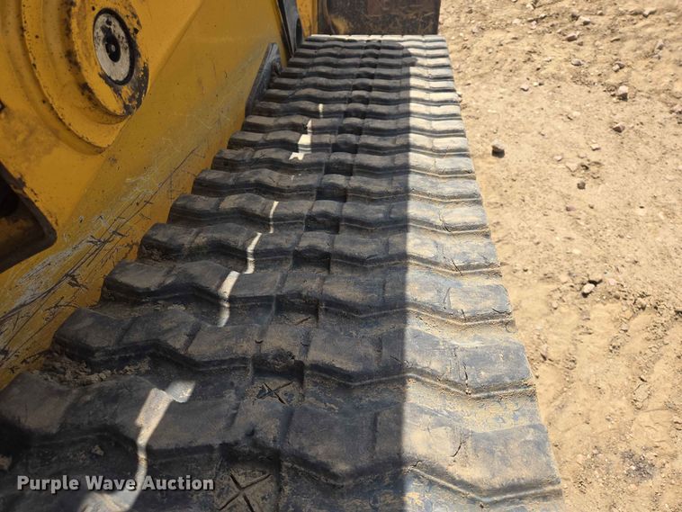 image for item DP8989 2022 John Deere 333G tracked skid steer loader