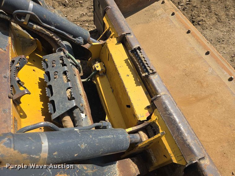 image for item DP8990 2022 John Deere 333G tracked skid steer loader