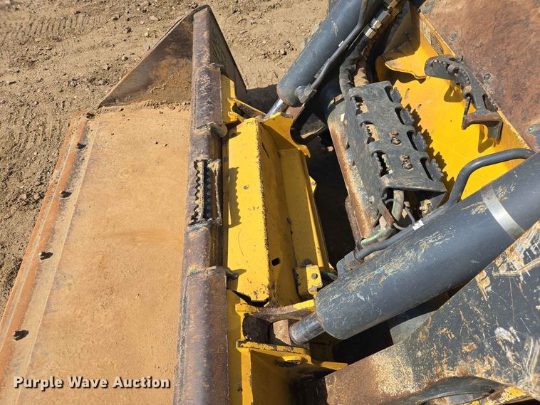 image for item DP8990 2022 John Deere 333G tracked skid steer loader