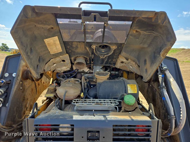 image for item DP8990 2022 John Deere 333G tracked skid steer loader