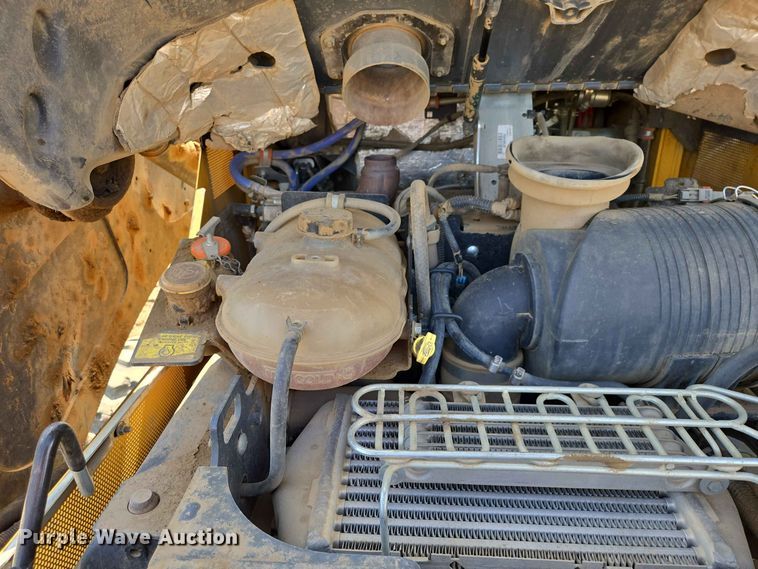 image for item DP8990 2022 John Deere 333G tracked skid steer loader