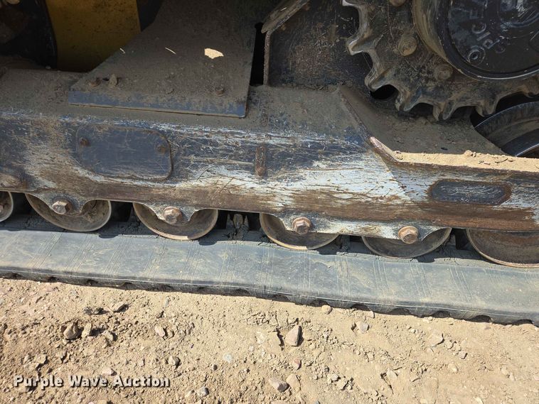 image for item DP8990 2022 John Deere 333G tracked skid steer loader