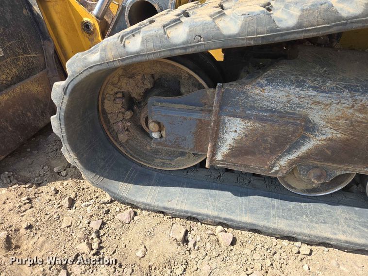 image for item DP8990 2022 John Deere 333G tracked skid steer loader