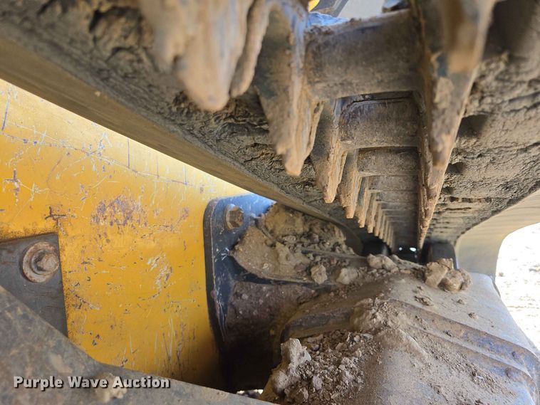 image for item DP8990 2022 John Deere 333G tracked skid steer loader