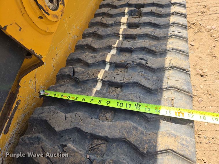 image for item DP8990 2022 John Deere 333G tracked skid steer loader
