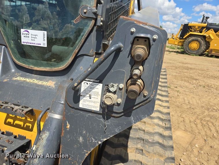 image for item DP8991 2022 John Deere 333G tracked skid steer loader