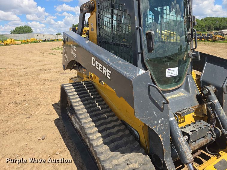 image for item DP8991 2022 John Deere 333G tracked skid steer loader