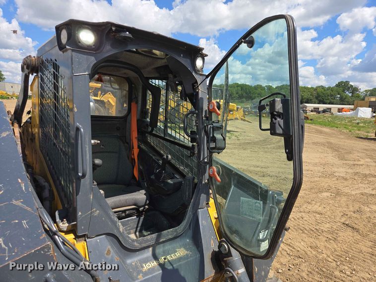 image for item DP8991 2022 John Deere 333G tracked skid steer loader