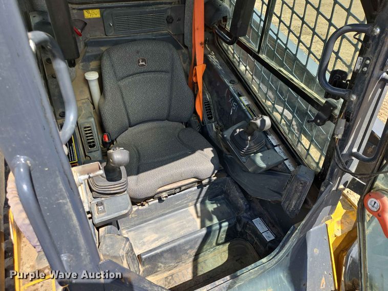 image for item DP8991 2022 John Deere 333G tracked skid steer loader
