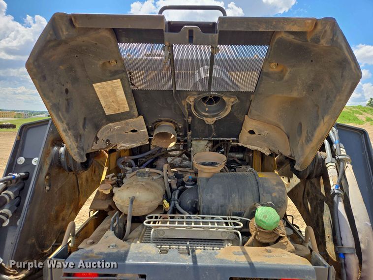 image for item DP8991 2022 John Deere 333G tracked skid steer loader