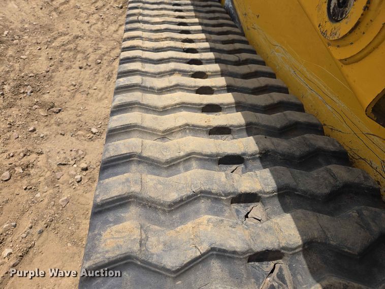 image for item DP8991 2022 John Deere 333G tracked skid steer loader