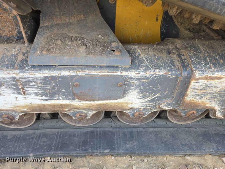 image for item DP8991 2022 John Deere 333G tracked skid steer loader