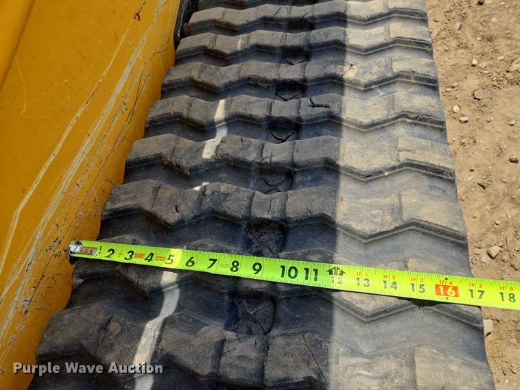 image for item DP8991 2022 John Deere 333G tracked skid steer loader