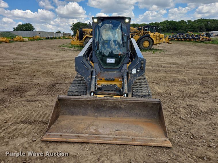 image for item DP8992 2022 John Deere 333G tracked skid steer loader
