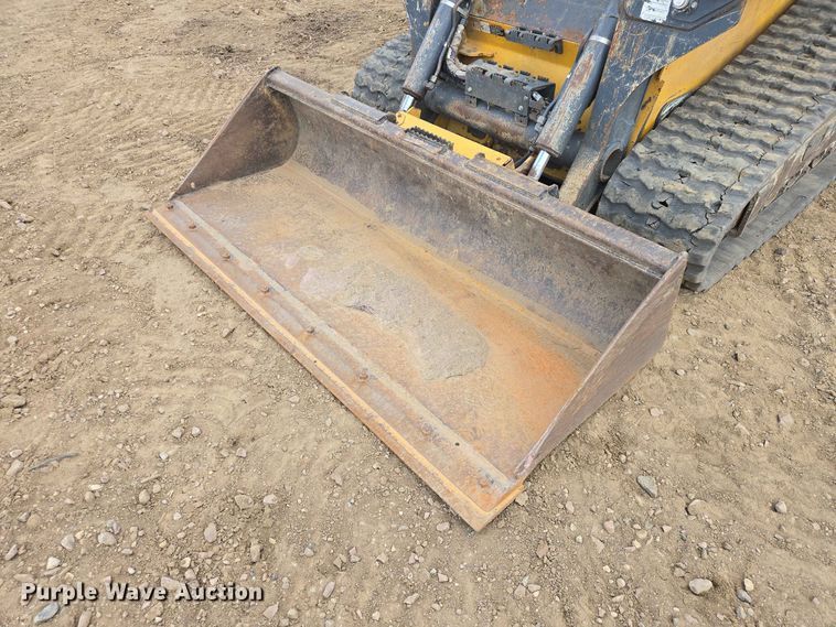 image for item DP8992 2022 John Deere 333G tracked skid steer loader