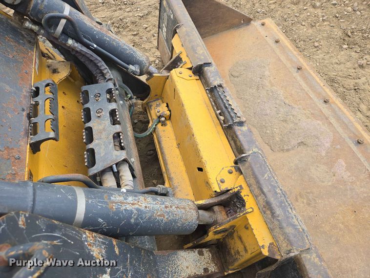image for item DP8992 2022 John Deere 333G tracked skid steer loader