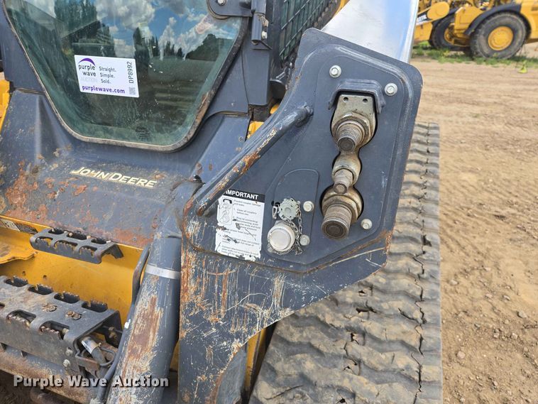 image for item DP8992 2022 John Deere 333G tracked skid steer loader
