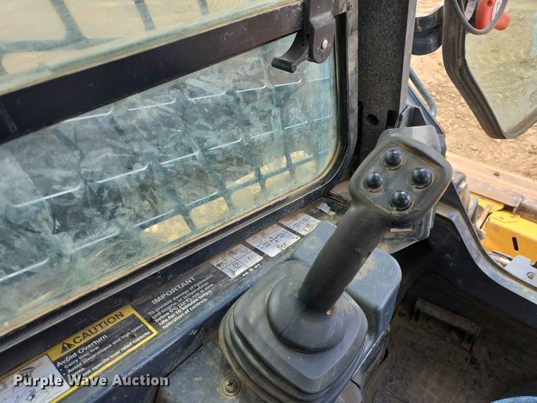 image for item DP8992 2022 John Deere 333G tracked skid steer loader