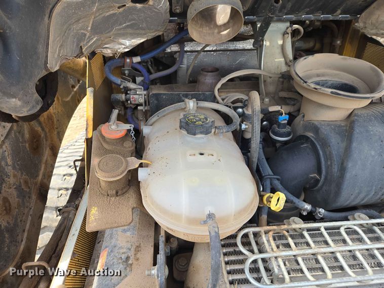 image for item DP8992 2022 John Deere 333G tracked skid steer loader