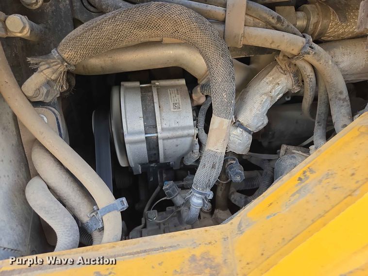image for item DP8992 2022 John Deere 333G tracked skid steer loader