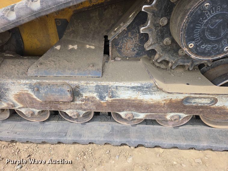 image for item DP8992 2022 John Deere 333G tracked skid steer loader